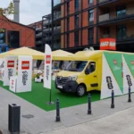Do Warszawy po raz pierwszy przyjedzie LEGO Football Truck — darmowa interaktywna przestrzeń kreatywna poświęcona piłce nożnej