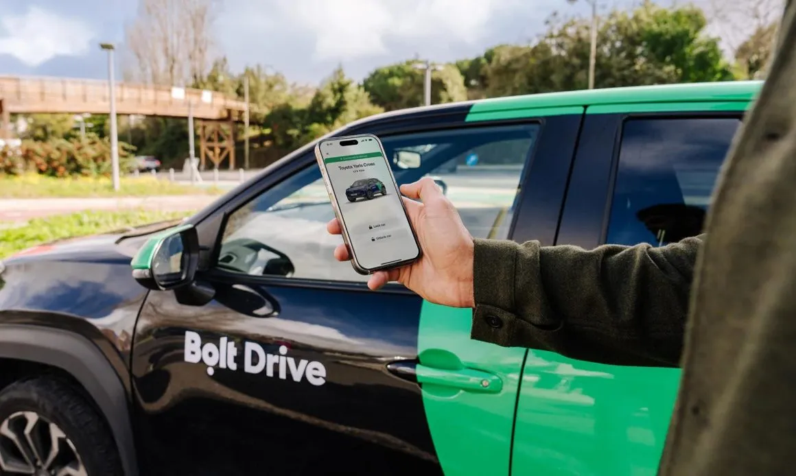 Bolt uruchomił carsharing w Warszawie. Do dyspozycji kierowców oddano ponad 500 hybrydowych Toyot
